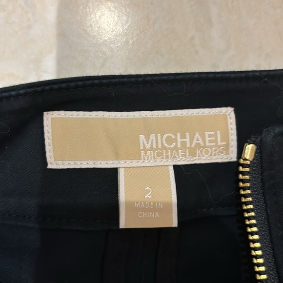 Michael Kors skirt size 2. - Picture 3 of 3
